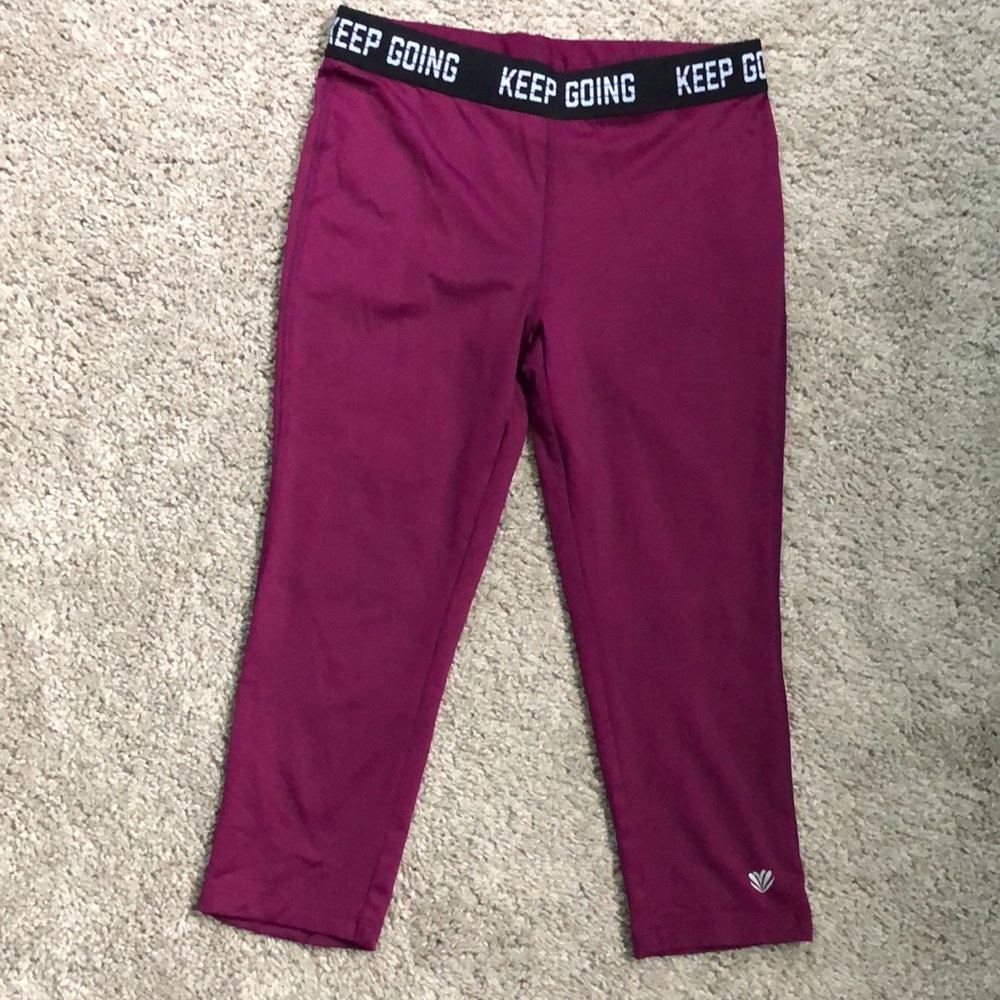 Athletic mid-calf leggings